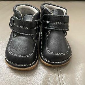 Baby squeaking shoes